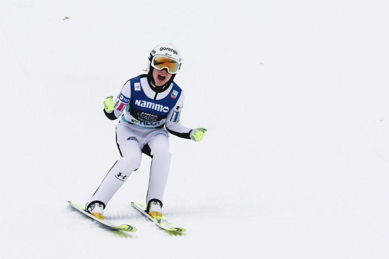 Letecké dni v Nórsku!  Rekord v ženských skokoch na lyžiach bol opäť prekonaný