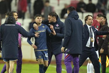 Turecký fanúšik zaútočil na hráča Fiorentiny. Krvavý incident rieši polícia