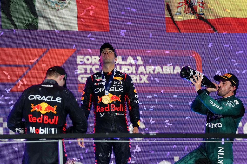 Max Verstappen a Sergio Perez