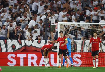 Bolestivá odveta, Manchester United schytal od Sevilly výprask. Končí aj Hancko