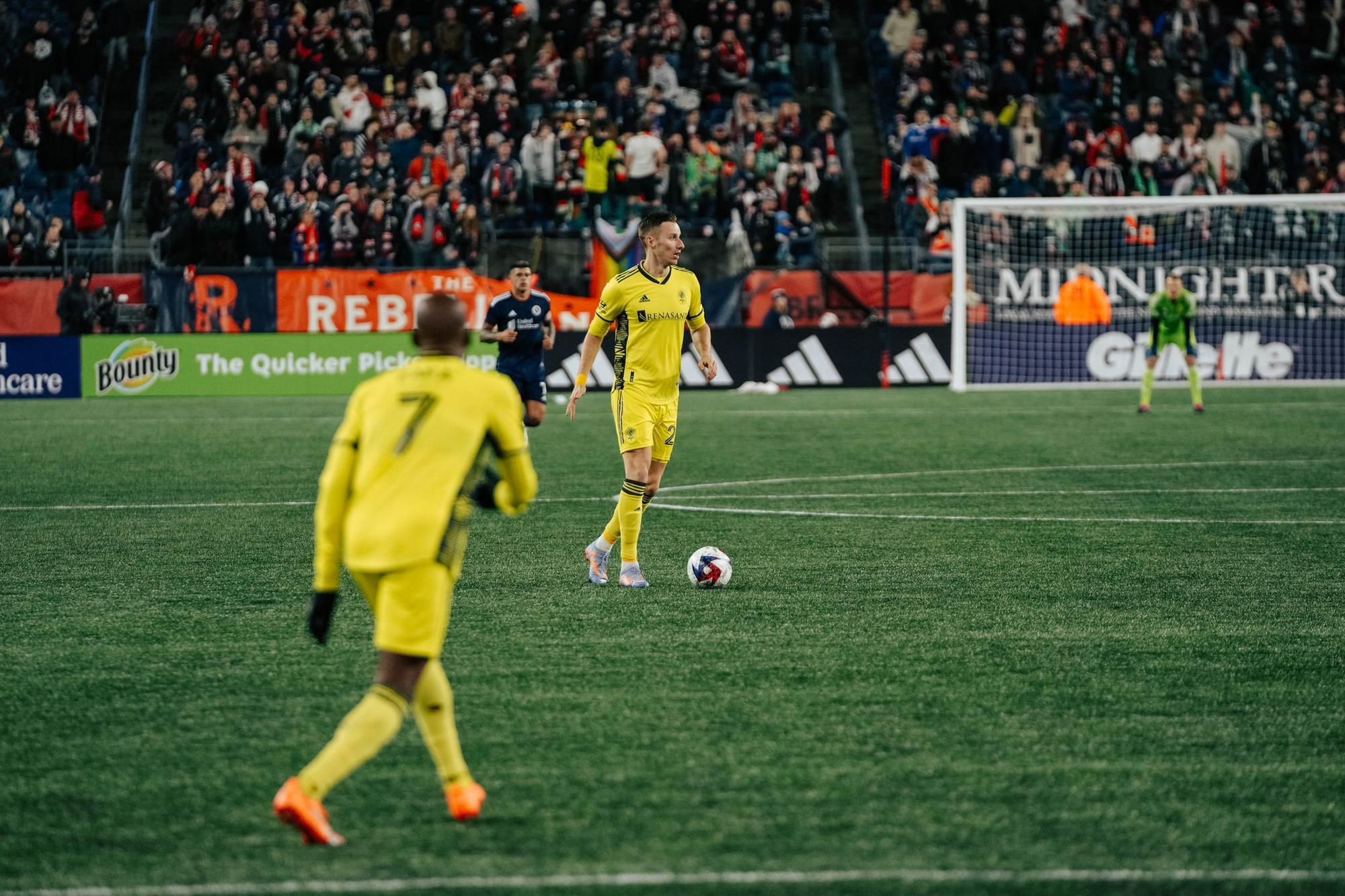 Za Nashville SC zatiaľ nastúpil dvakrát, zakaždým ako striedajúci hráč.