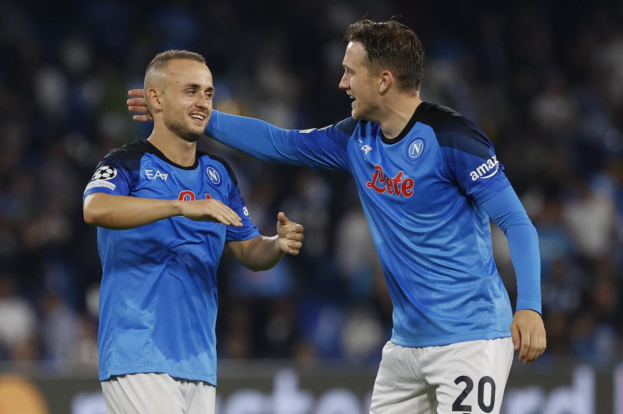 Stanislav Lobotka a Piotr Zielinski