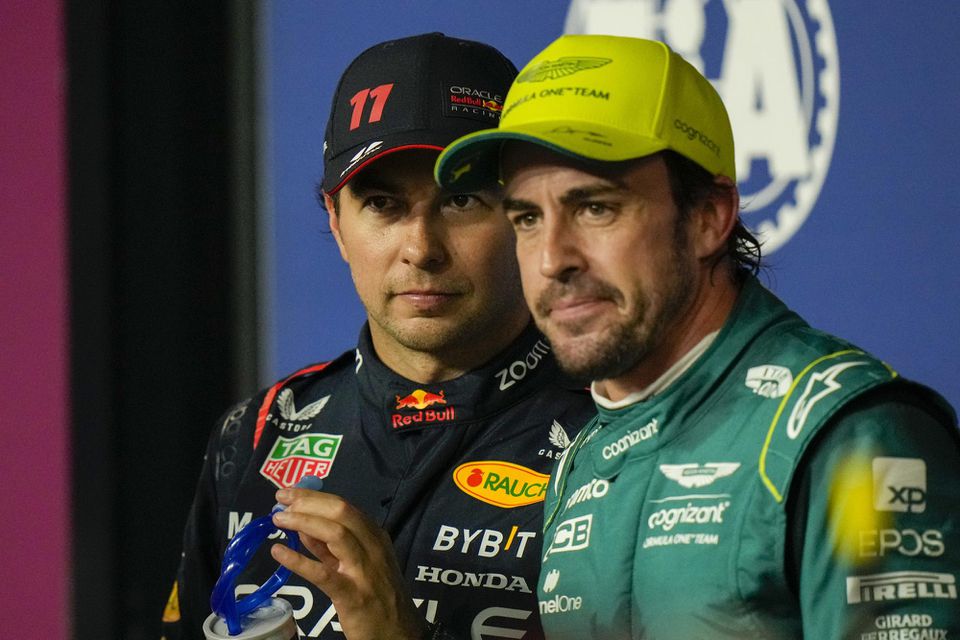 Sergio Pérez a Fernando Alonso po kvalifikácii na Veľkú cenu Saudskej Arábie.