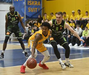 Niké SBL: Basketbalisti Svitu zdramatizovali semifinále, Komárno sa ujalo vedenia