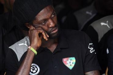 Adebayor šéfovi CAF: "Vysmial sa nám do tváre, musí odísť"