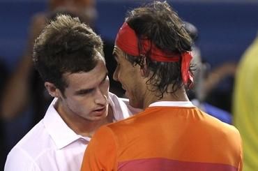 Australian Open: Nadala zradilo koleno, do semifinále ide Murray