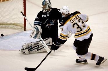 Chara boston bruins premenil najazd