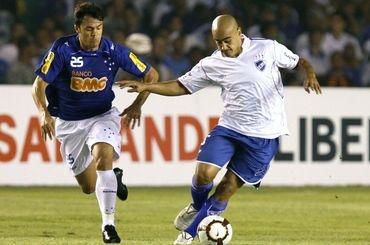 Copa Libertadores: Cruzeiro  zdolalo Nacional, hrdinom Ribeiro