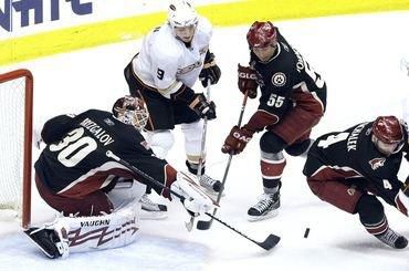 NHL: Višňovského premiéru v drese Anaheimu skalila trpká prehra