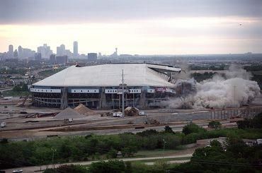 Texas stadium demolacia april 2010