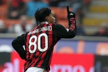 Ronaldinho hetrikom skolil Sienu, Juventus opäť prehral
