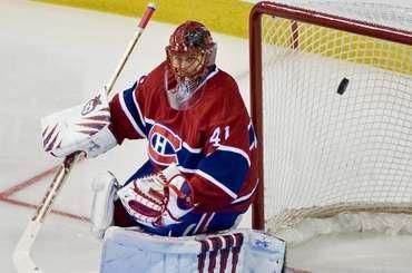 Halak jaroslav montreal canadiens zakrok puk marec 2010