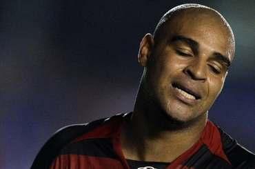 Adriano má opäť problémy s alkoholom, tvrdí riaditeľ Flamenga
