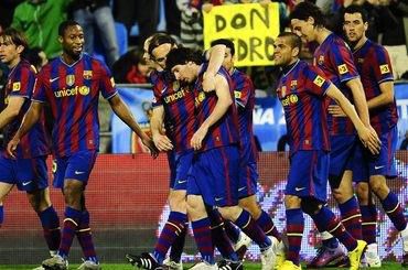 Messi barcelona spoluhraci radost zaragoza marec 2010