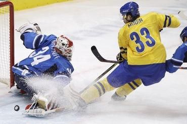 Švédi zdolali Fínsko a čakajú Slovákov v štvrťfinále
