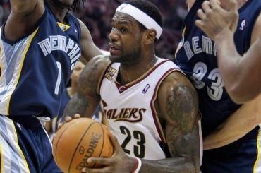 NBA: James pri streleckej chuti, vo Washingtone sa nehralo