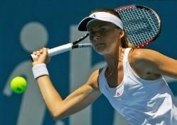 Hantuchova sydney 2010 lopticka