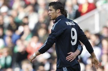 Ronaldo real madrid cierny dres