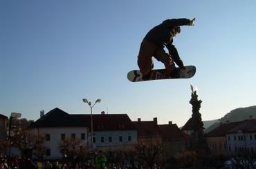Nokia Snowboard X Tour prináša Big air do historického centra Kremnice