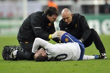 Rooney wayne man utd vs bayern injury
