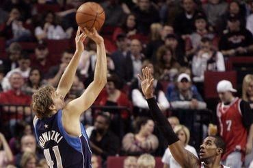 Nowitzki dallas portland april 2010