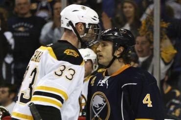 Chara zdeno boston montador steve buffalo tvarou v tvar