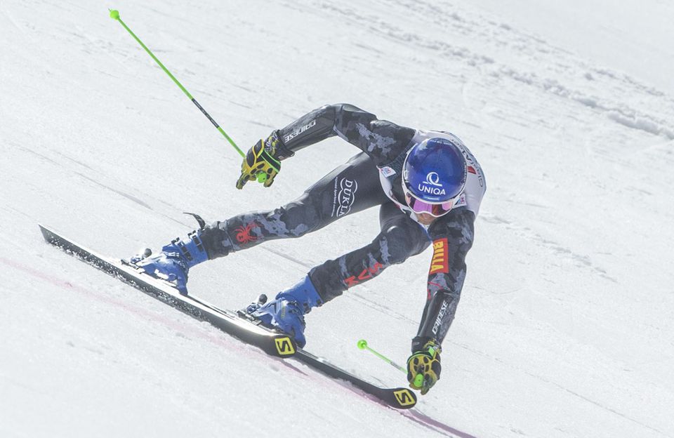 Adam Žampa počas pretekov obrovského slalomu rakúskom Söldene