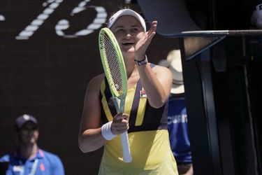 WTA Abú Zabí: Krejčíková v osemfinále nestačila na Rusku         Samsonovovú