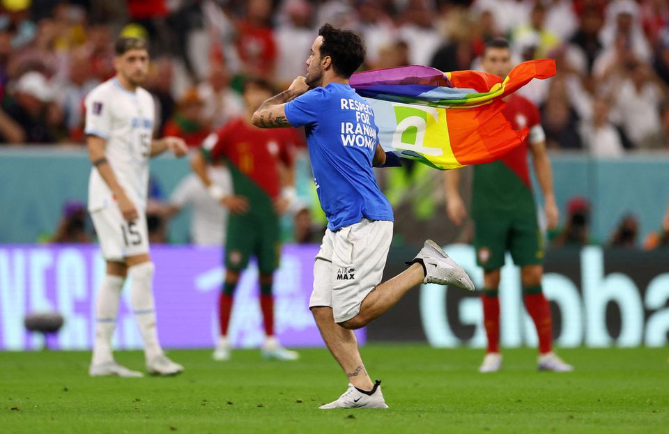 MS vo futbale 2022: Počas zápasu Portugalsko - Uruguaj vtrhol na ihrisko aktivista