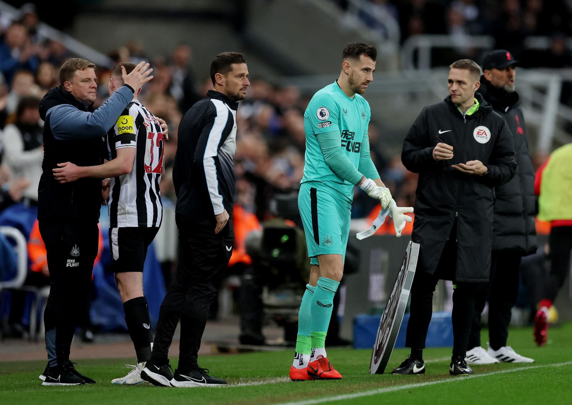 Martin Dúbravka nečakane nastúpil za Newcastle United