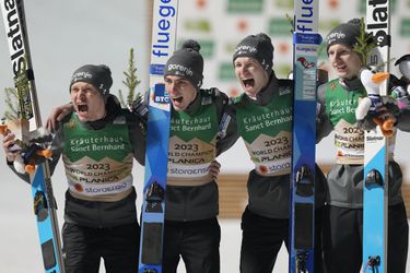 MS: Slovinci získali prvýkrát zlato v súťaži družstiev