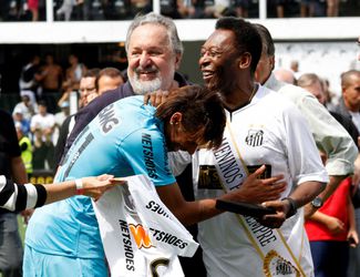Známy dátum poslednej rozlúčky s Pelém. Ľudia si budú môcť uctiť jeho pamiatku na štadióne FC Santos