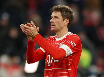 Thomas Müller odletel do Paríža, no Bayernu stále chýbajú opory