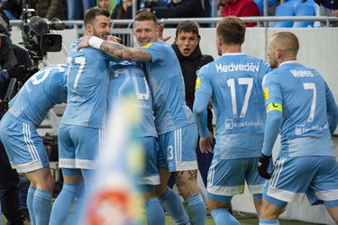 Slovan Bratislava si v búrlivom derby vychutnal Spartak Trnava