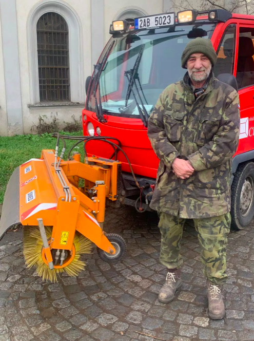 Miroslav Mika už roky pracuje v pražskej firme, ktorá sa stará o poriadok v metropole Česka.