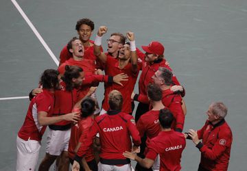 Davis Cup: Kanaďania suverénne triumfovali vo finále, Austrálčania neuhrali ani set
