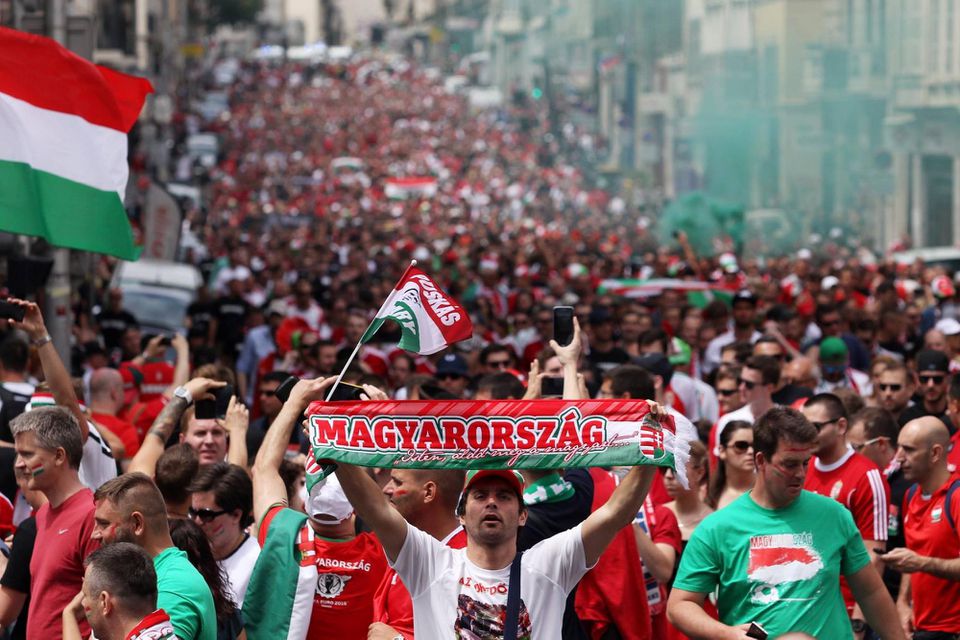 Maďarskí futbaloví fanúšikovia