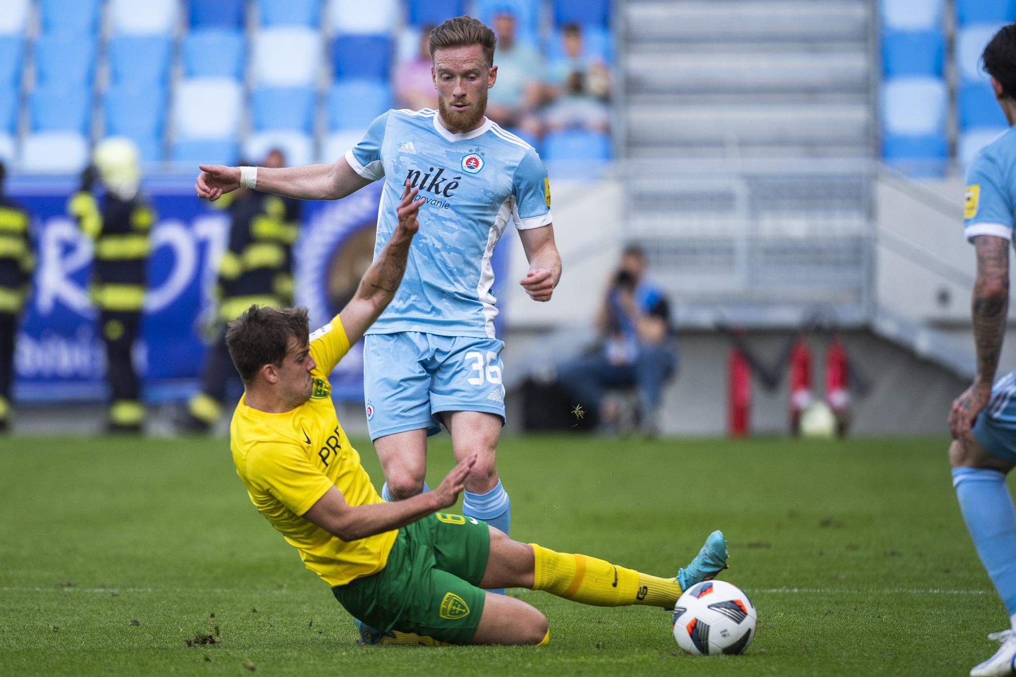 Matúš Rusnák (Žilina) a Lucas Lovat (Slovan)