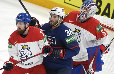 Švajčiarske hokejové hry: Česko udrelo hneď v úvode, Fíni zavelili k obratu neskoro. Švédi víťazne