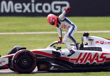Fittipaldi bude v novom ročníku opäť kryť chrbát pilotom Haasu