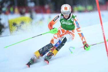 Svetový pohár: Petru Vlhovú čaká boj o pódium, po 1. kole slalomu je piata. Líderkou Shiffrinová
