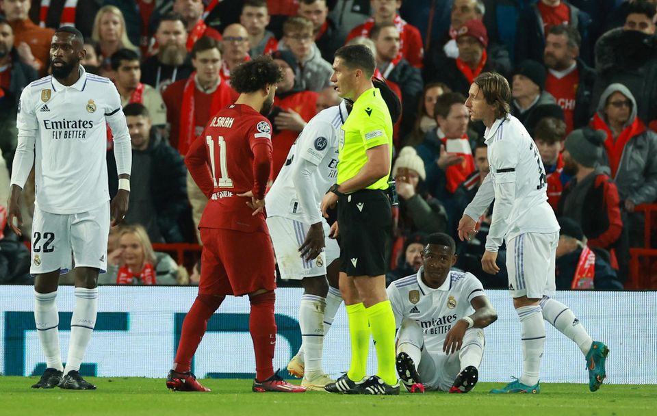 Zranený David Alaba (Real Madrid) v Liverpoole