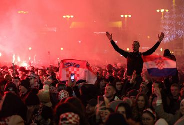 Svetlice, spev i vlajky. „Navijači” vyrazili do ulíc, v Chorvátsku sa už oslavuje