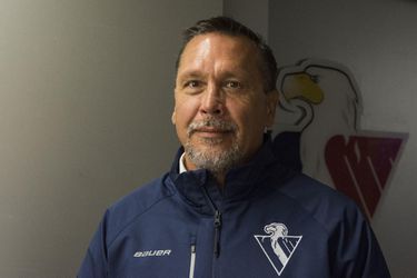 Športový riaditeľ Slovana Oto Haščák: Nie som zástanca rozkopávania dverí a lámania hokejok