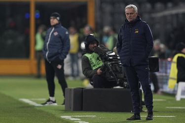 Totálny výbuch AS Rím, Mourinho opäť vylúčený. Juventus uspel v mestskom derby