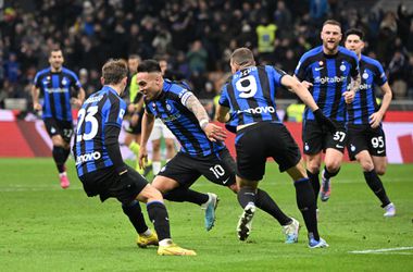 Škriniarov Inter uspel v derby, Neapol s Lobotkom navýšil náskok na čele