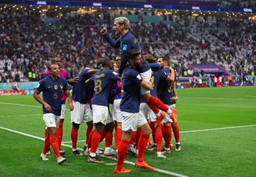 MS vo futbale 2022: Viróza v tíme Francúzska zasiahla do piatkového tréningu