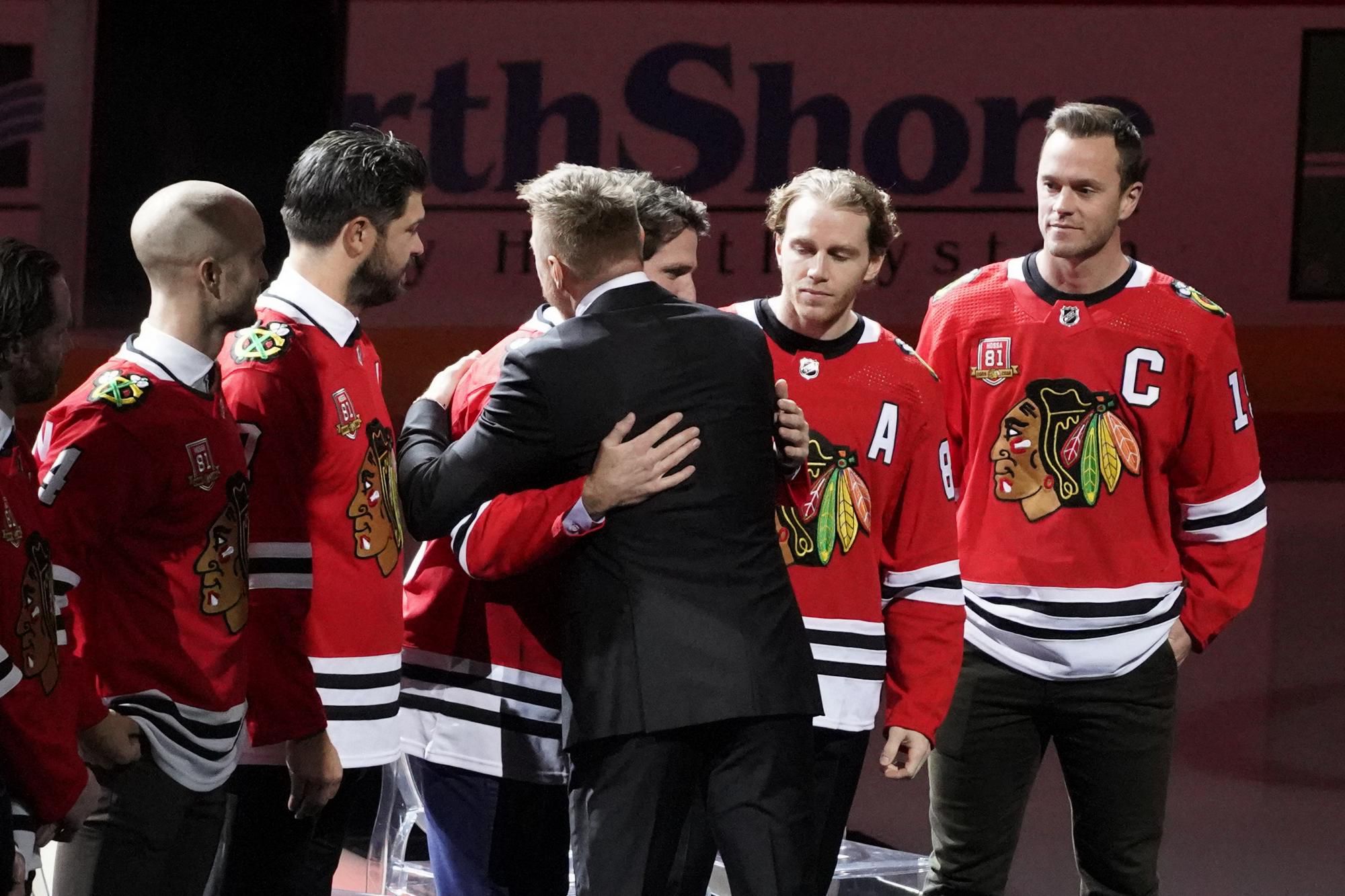 Marián Hossa, Chicago Blackhawks vyradilo dres s číslom 81