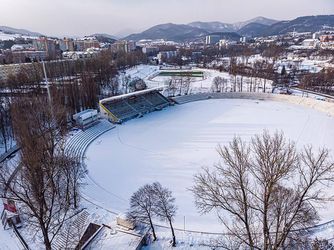 Slovnaft Cup: Brodili by sa v snehu. Zápas Banskej Bystrice a Slovana preložili