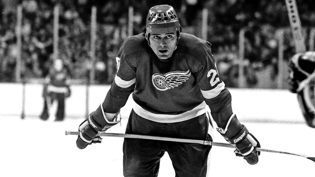 Václav Nedomanský začínal kariéru v NHL v tíme Detroitu.